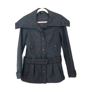 H&M super versatile fitted grey overcoat!